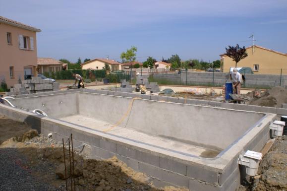 Construire votre piscine en béton à Deauville