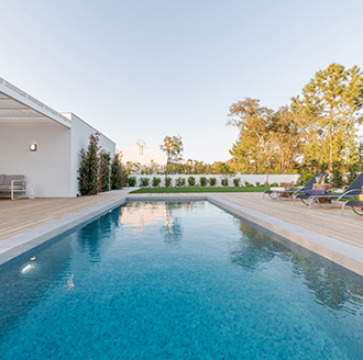 Piscine : aménagement de l'extérieur avec piscine